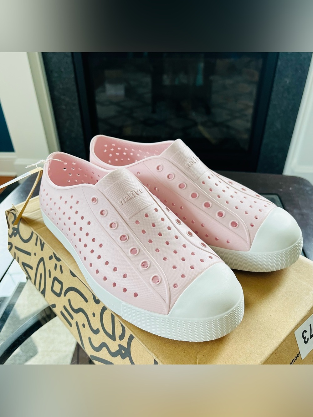 Sz J5 NATIVE Slip On Shoes Jefferson Rose Pink/Shell White Junior 5 (women 7)